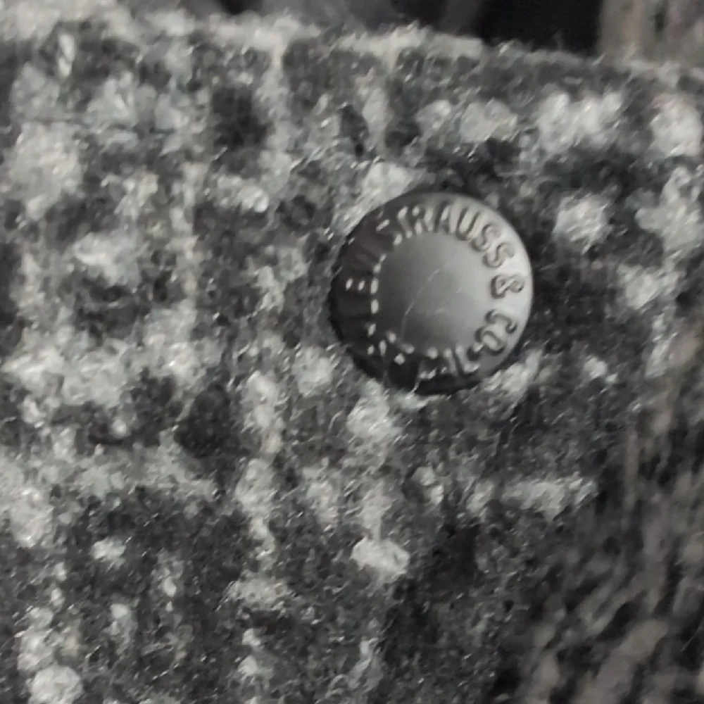 CLEARANCE!!! Women's Levi's Wool Puffer Jacket Size medium - Picture 9 of 13
